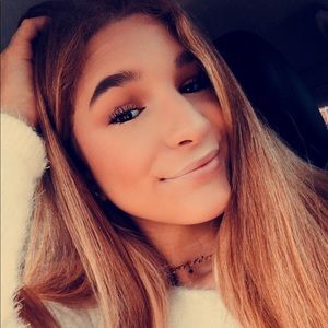 Meet your Posher, Abby